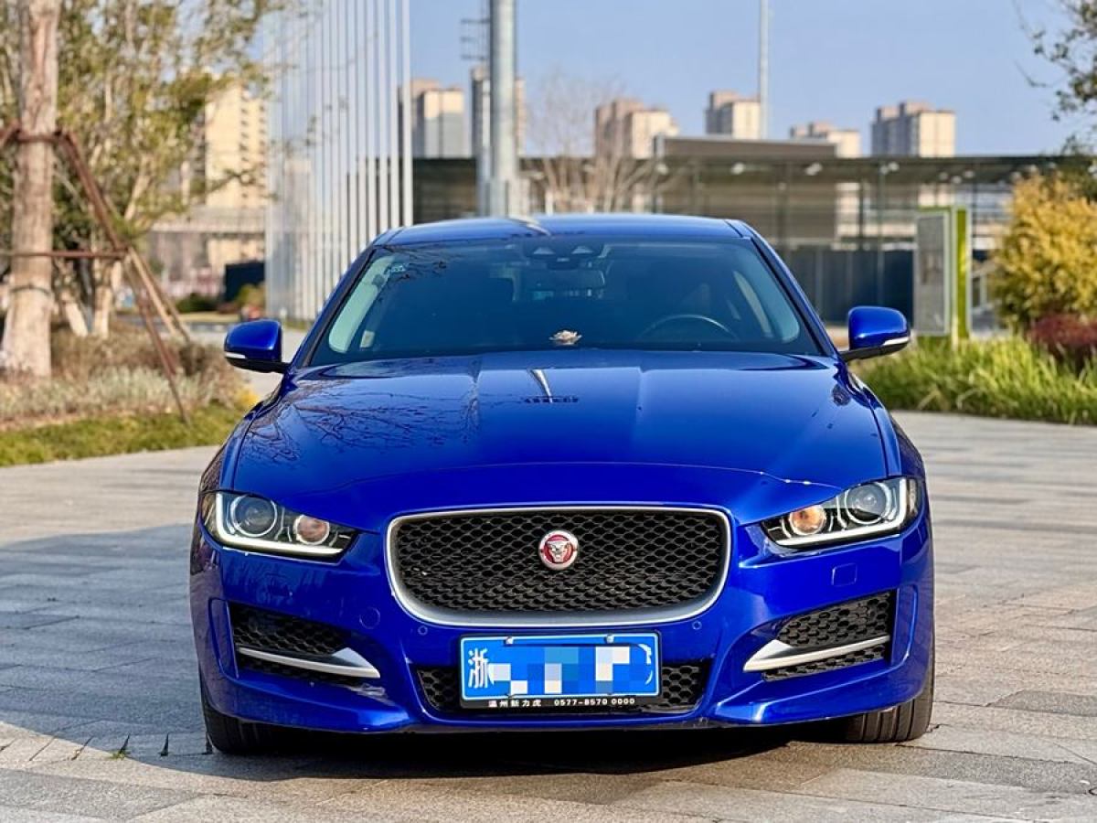 捷豹 XE  2018款 2.0T 300PS 四驅(qū)R-Sport運(yùn)動版圖片