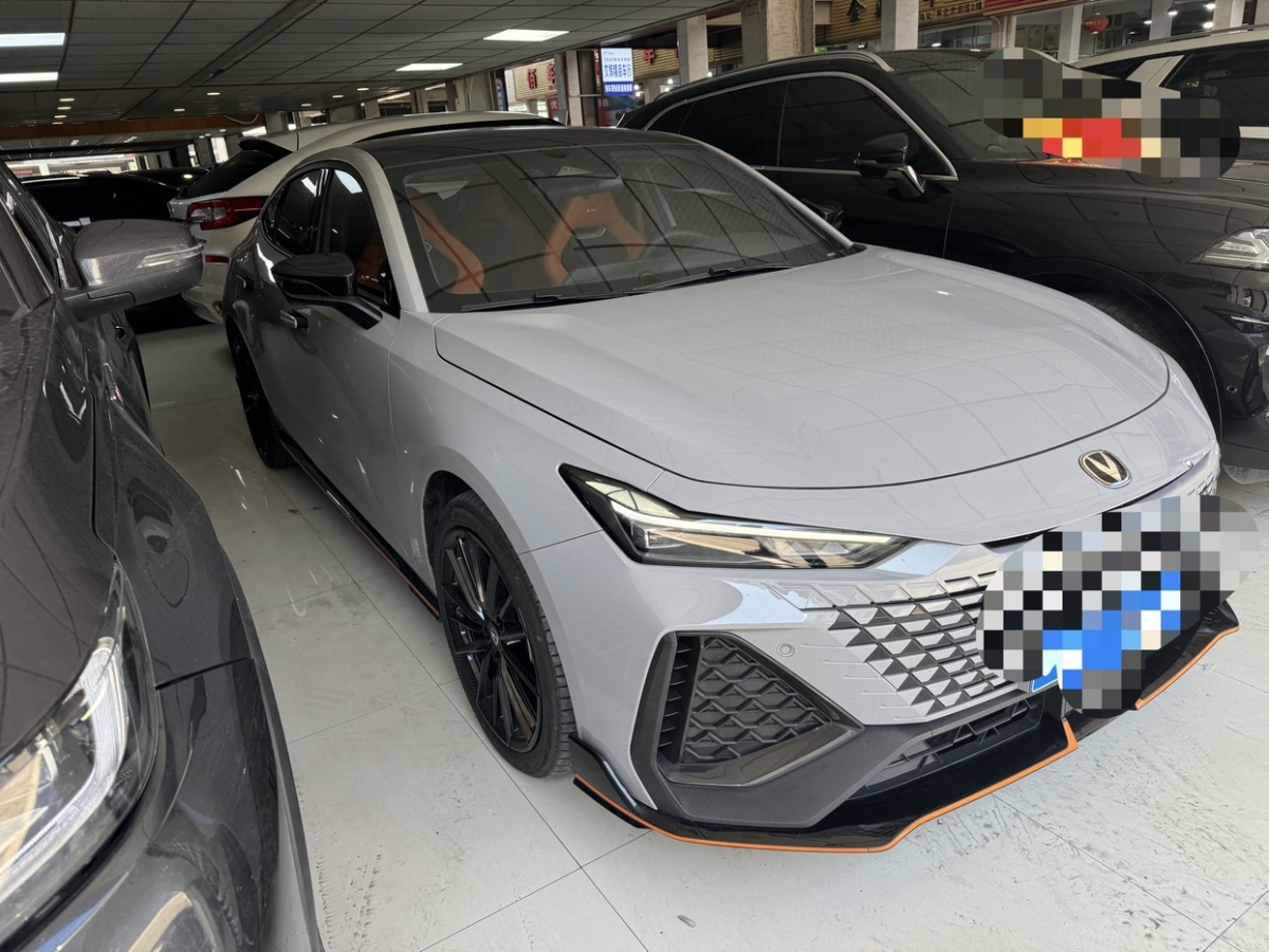 長(zhǎng)安 長(zhǎng)安UNI-V  2023款 2.0T 領(lǐng)速版圖片