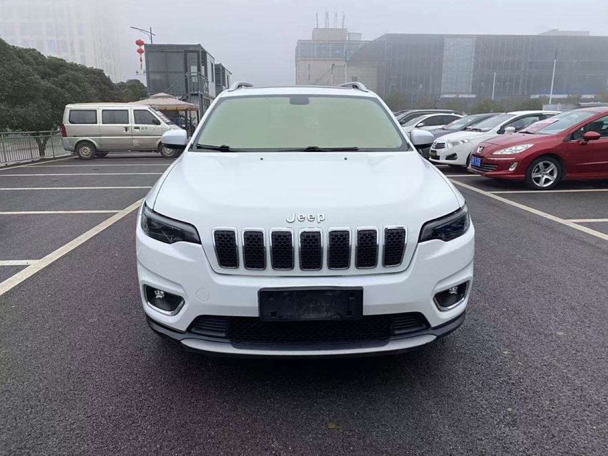 Jeep 自由光  2019款 2.0T 兩驅(qū)智享版 國(guó)VI圖片