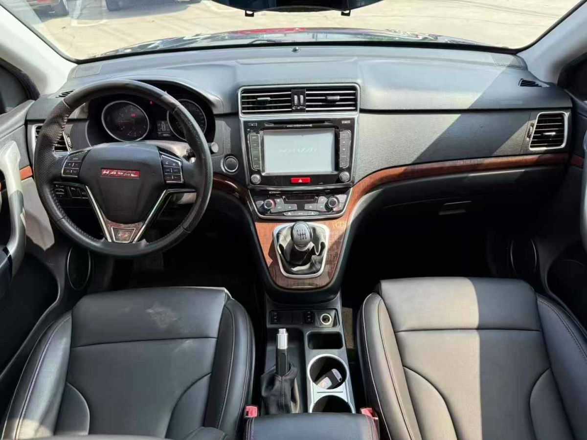 哈弗 H6  2015款 1.5T 手動四驅(qū)尊貴型圖片