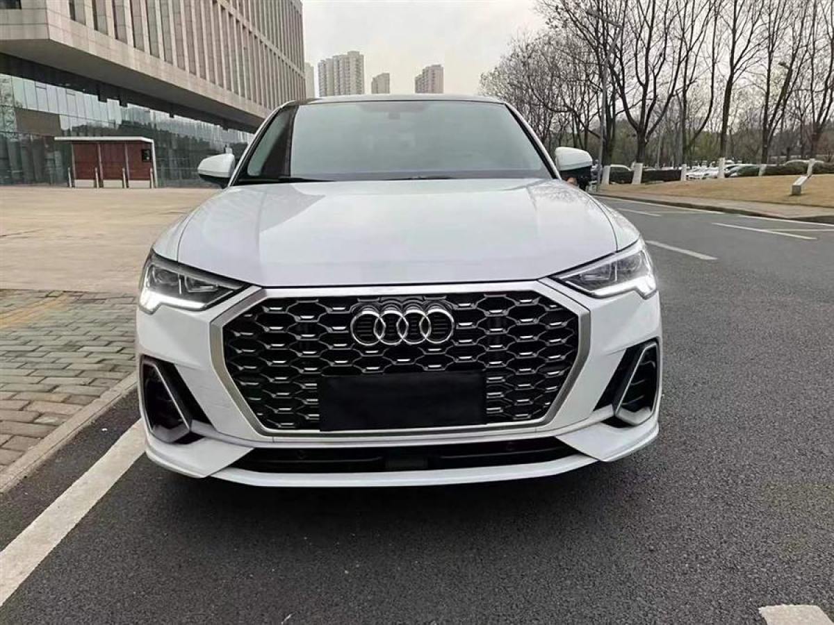 奧迪 奧迪Q3  2020款 40 TFSI 時(shí)尚動(dòng)感型圖片