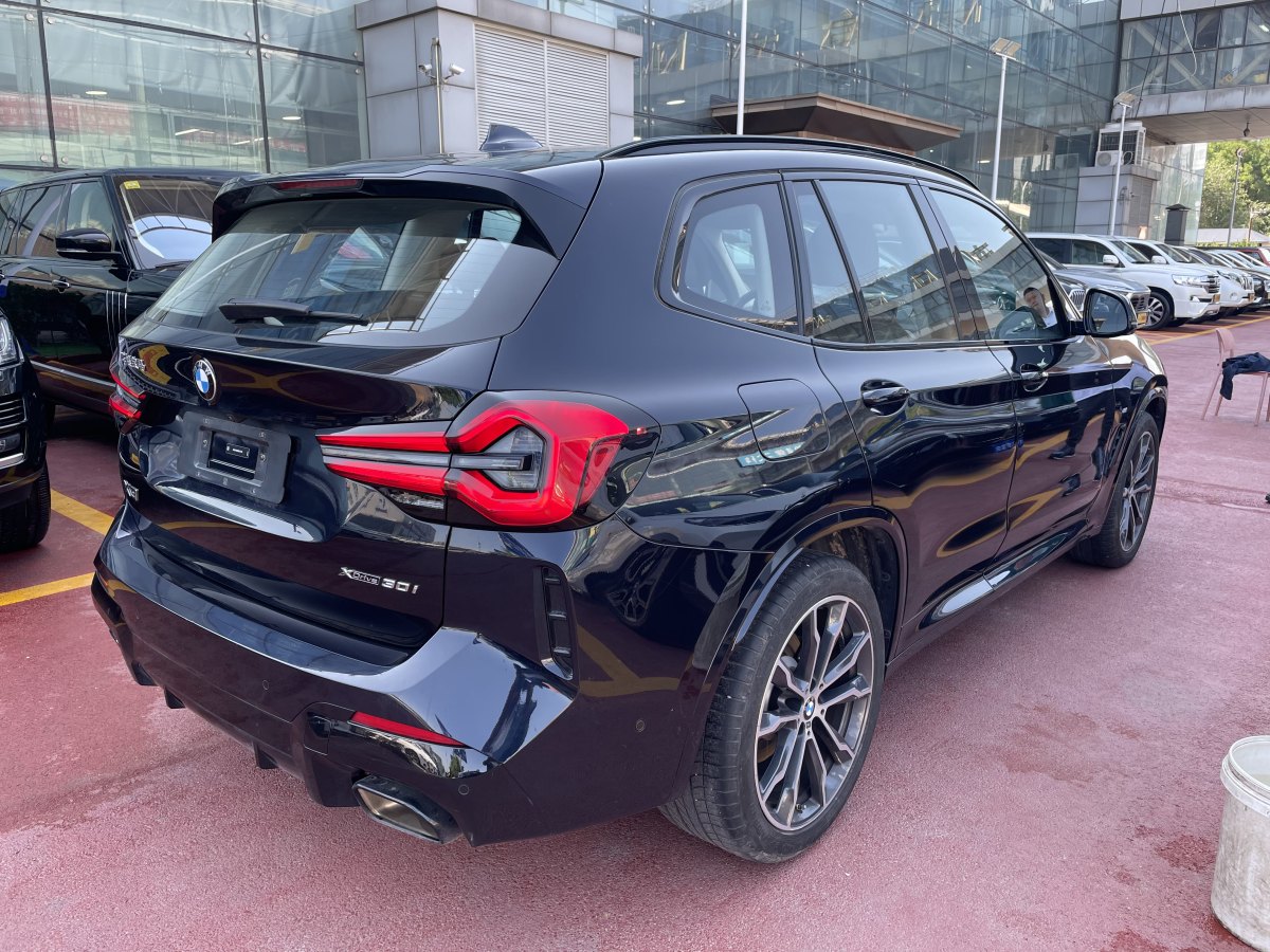 寶馬 寶馬X3  2022款 xDrive30i 領(lǐng)先型 M曜夜套裝圖片