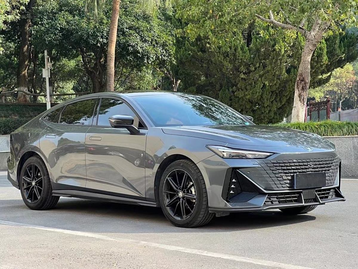 長(zhǎng)安 長(zhǎng)安UNI-V  2022款 1.5T 智慧領(lǐng)航型圖片