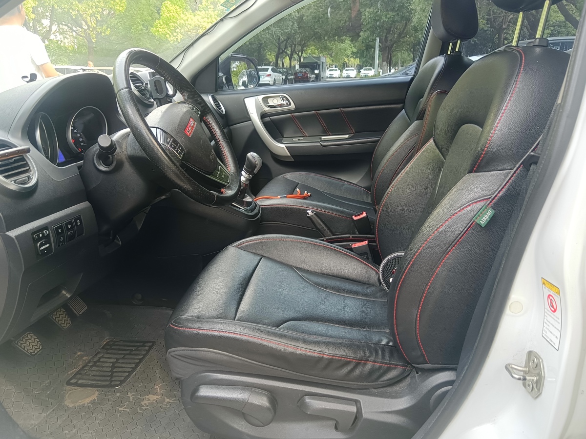 哈弗 H6  2013款 升級版 1.5T 手動(dòng)兩驅(qū)精英型圖片