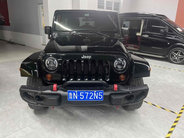Jeep 牧马人  2019款 2.0T Sahara 四门版 国VI