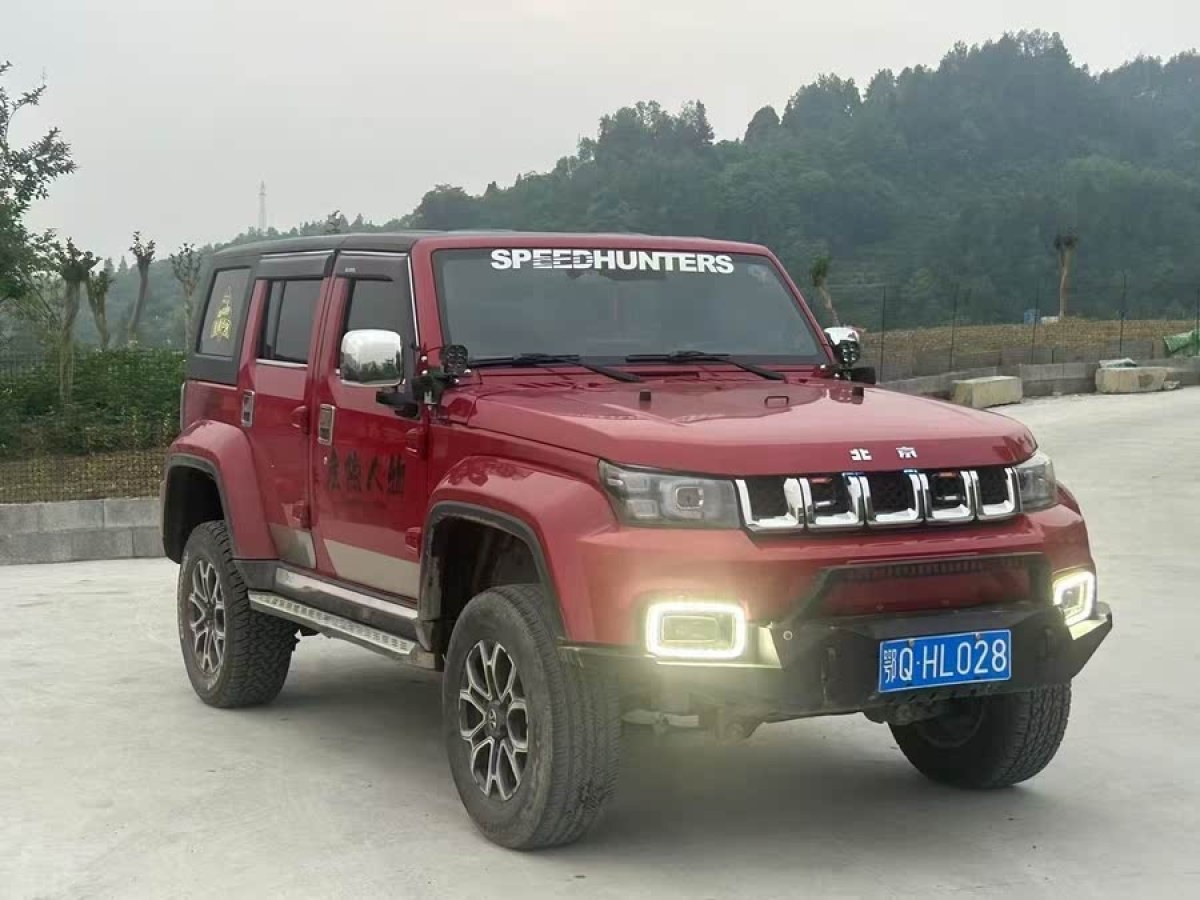 北京 BJ40  2019款  2.0T 自動四驅(qū)城市獵人版旗艦型圖片