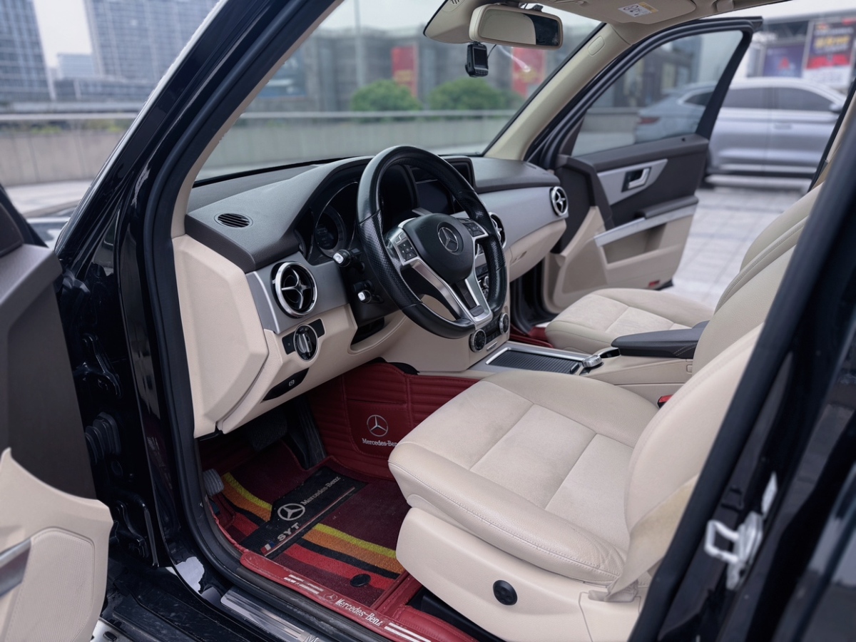 奔馳 奔馳GLK級  2015款 GLK 300 4MATIC 時(shí)尚型 極致版圖片