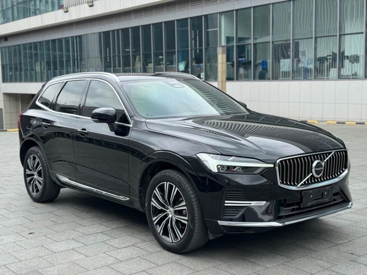 沃爾沃 XC60  2023款 B5 四驅(qū)智遠(yuǎn)豪華版圖片