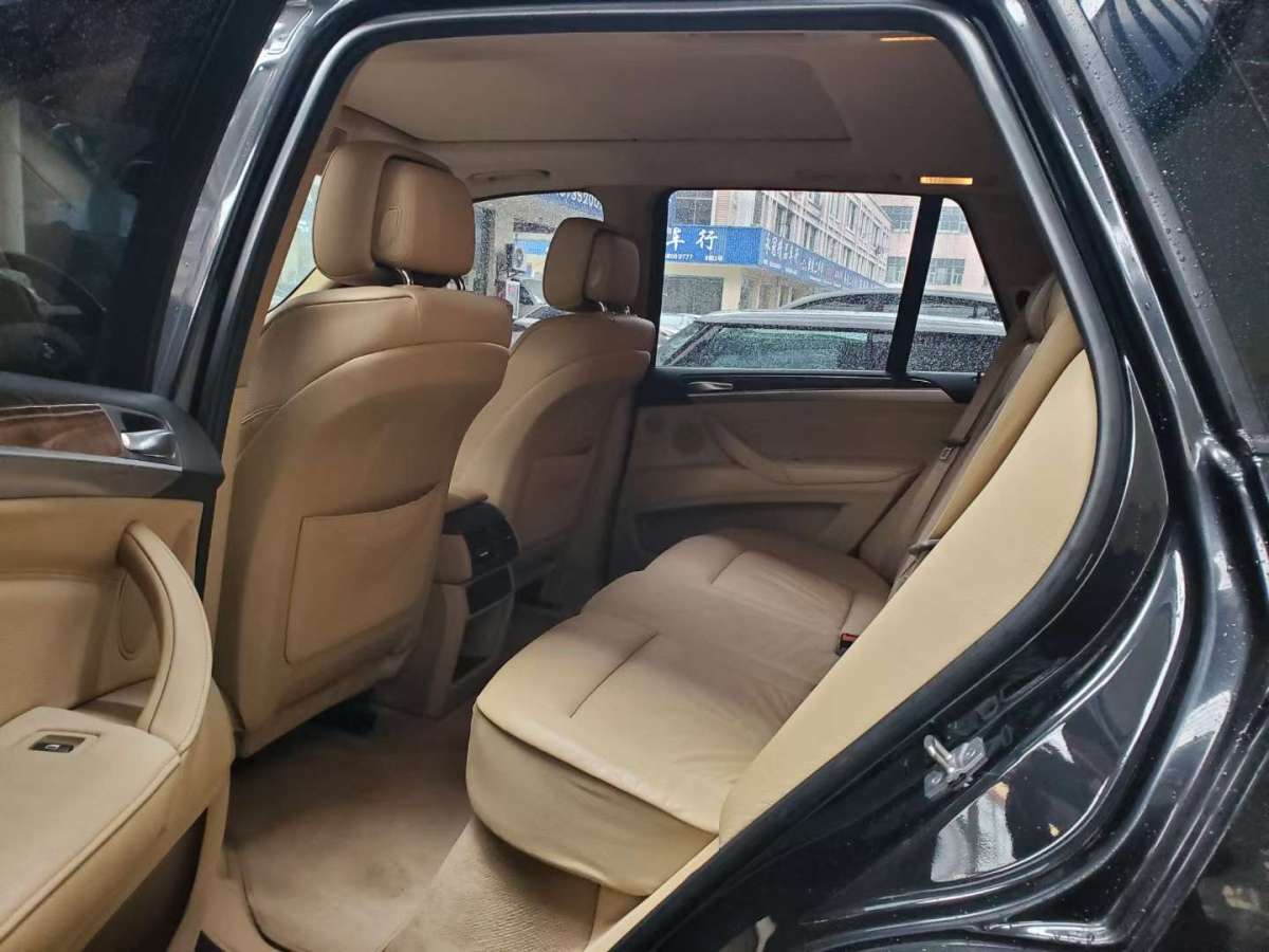 2011年8月寶馬 寶馬X5  2011款 xDrive35i 領(lǐng)先型