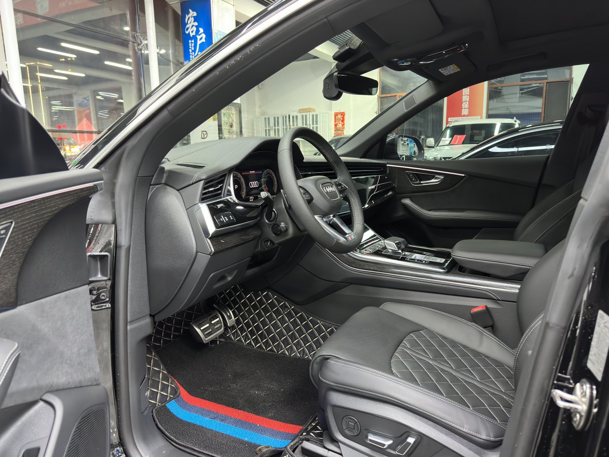 奥迪 奥迪Q8  2023款 55 TFSI 臻选动感型图片