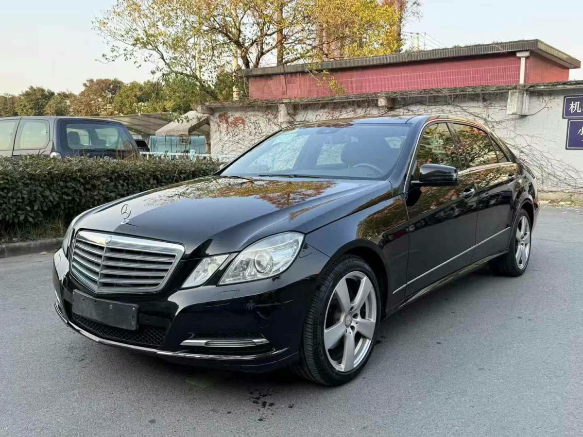 奔馳 奔馳E級(jí)  2013款 E 260 L CGI優(yōu)雅型圖片