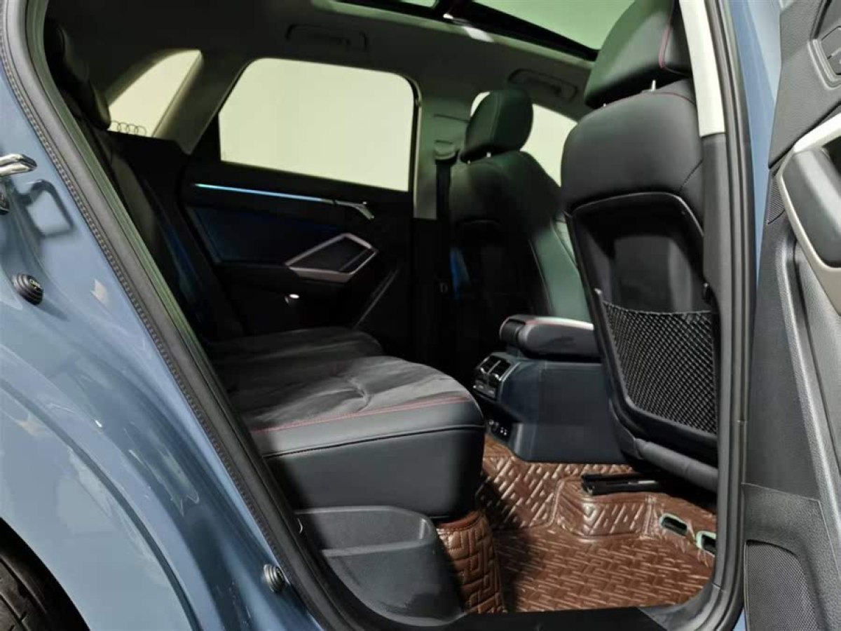 奧迪 奧迪Q3  2022款 40 TFSI RS套件燃速型圖片