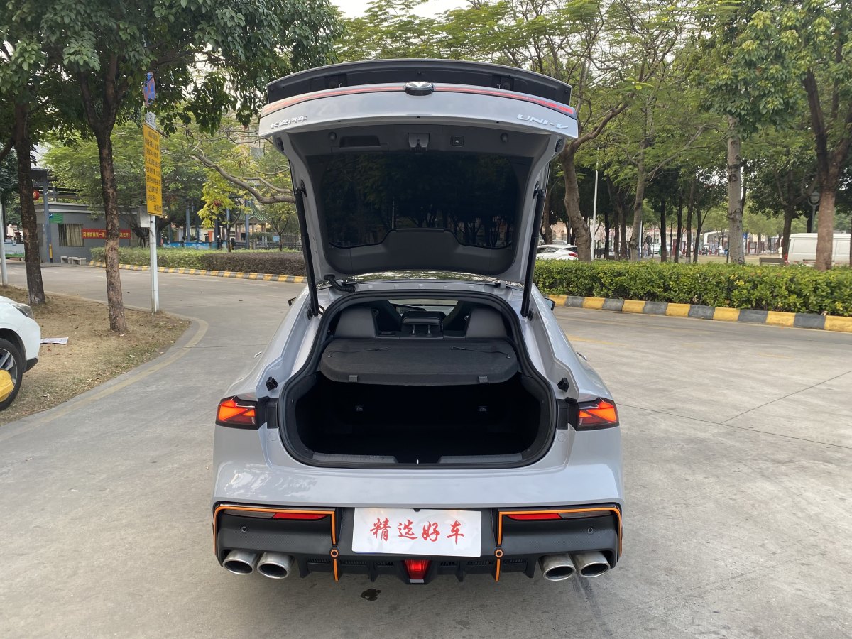 長(zhǎng)安 長(zhǎng)安UNI-V  2023款 1.5T 運(yùn)動(dòng)版圖片