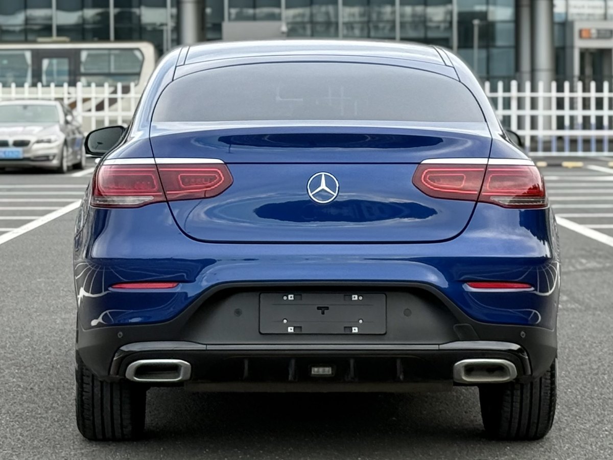 2019年12月奔馳 奔馳GLC  2023款 GLC 300 4MATIC 轎跑SUV