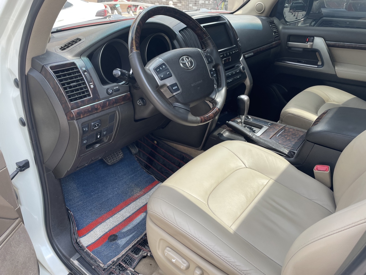 豐田 蘭德酷路澤  2018款 5.7L VX-R 12氣 底升(中東版)圖片