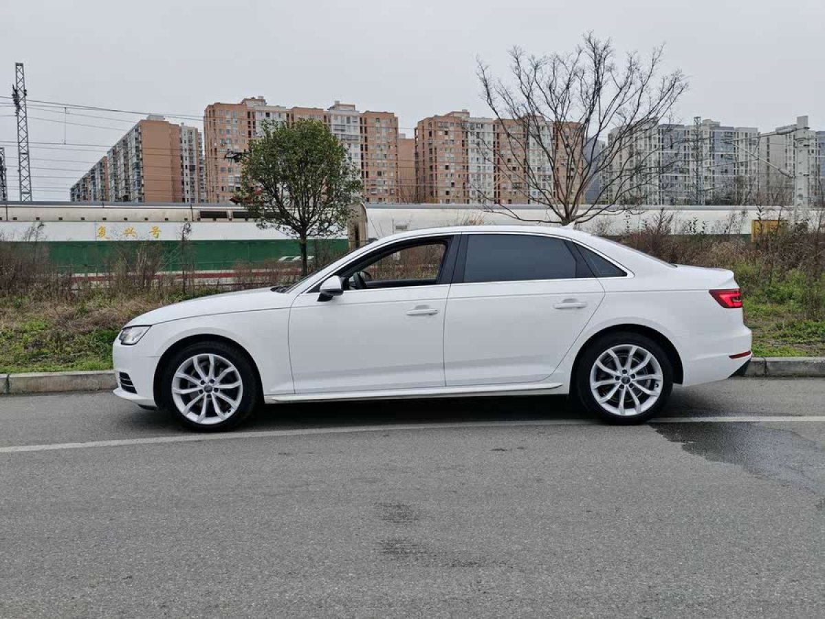 奧迪 奧迪A4L  2018款 30周年年型 40 TFSI 進(jìn)取型圖片