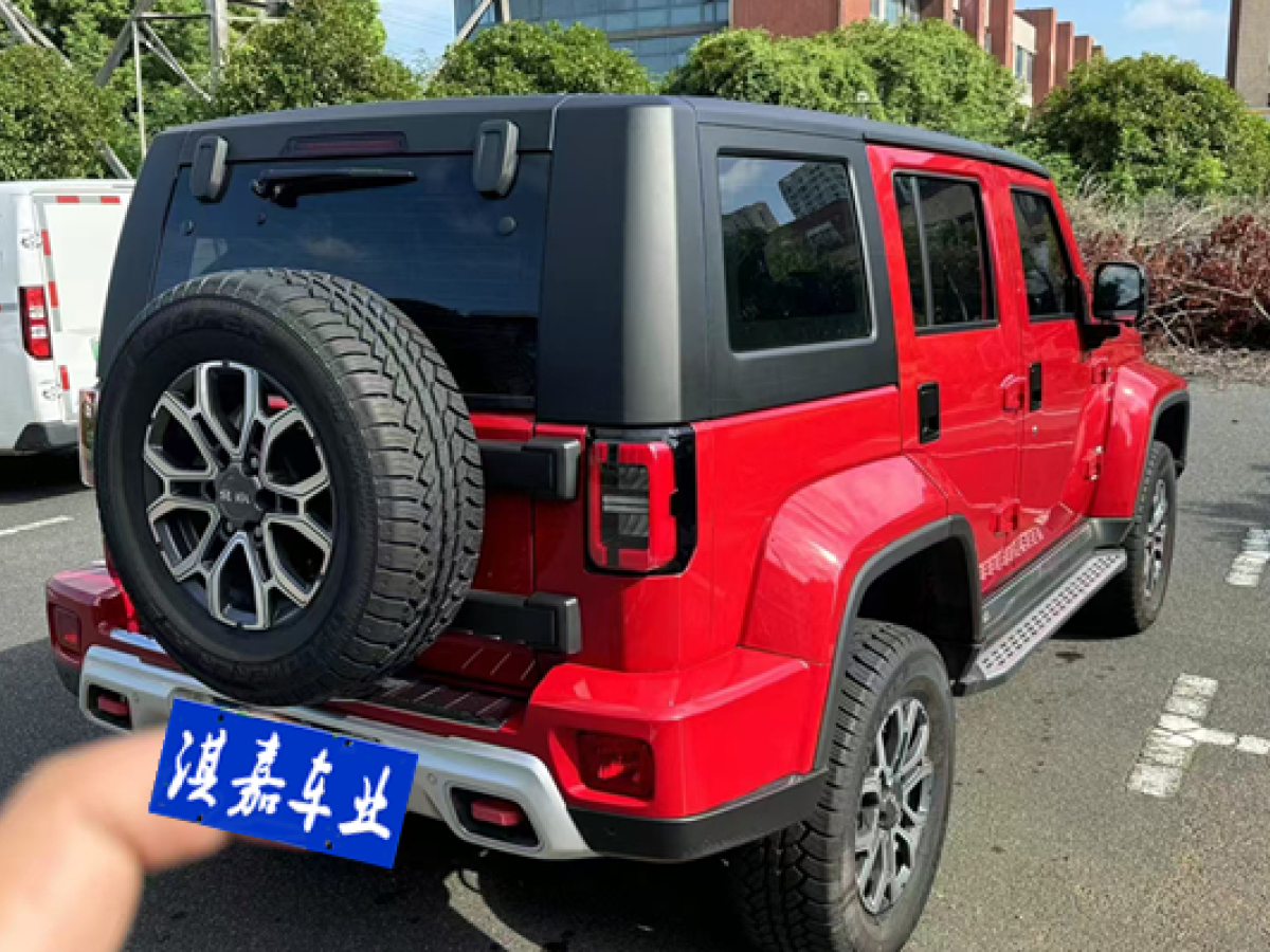 北京 BJ40  2023款 2.0T 自动四驱城市猎人版侠客型图片