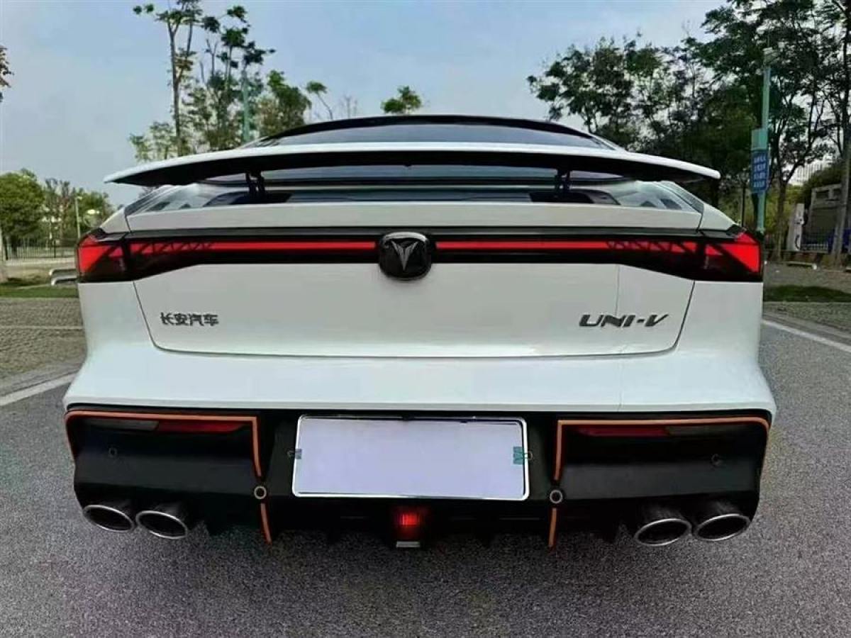 長(zhǎng)安 長(zhǎng)安UNI-V  2022款 1.5T 運(yùn)動(dòng)版圖片