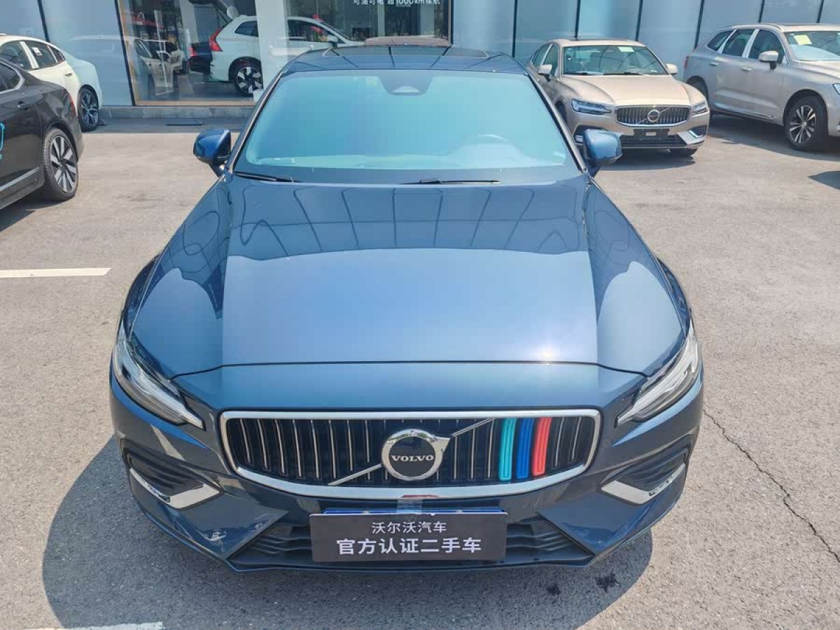 沃爾沃 S60L  2023款 B4 智逸豪華版圖片