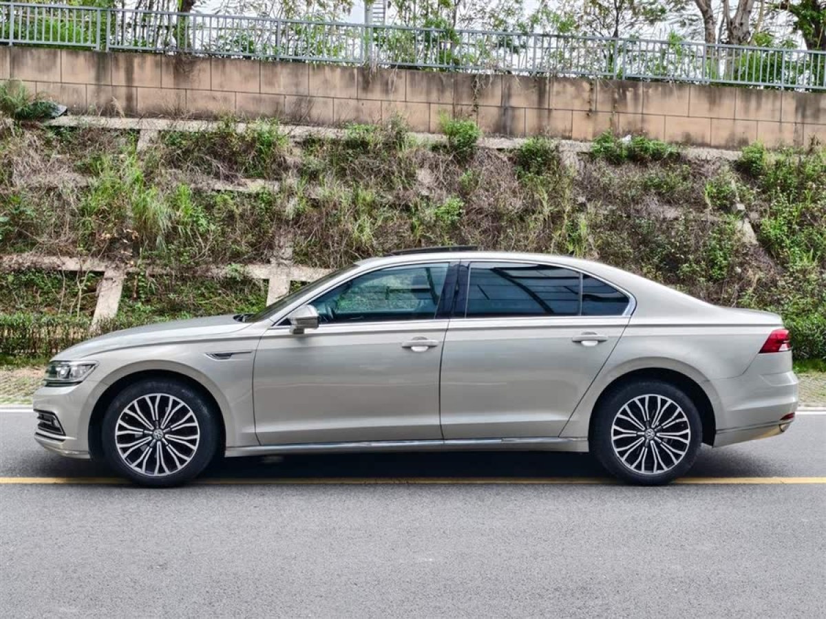 大眾 輝昂  2018款 改款 380TSI 兩驅(qū)商務(wù)版圖片