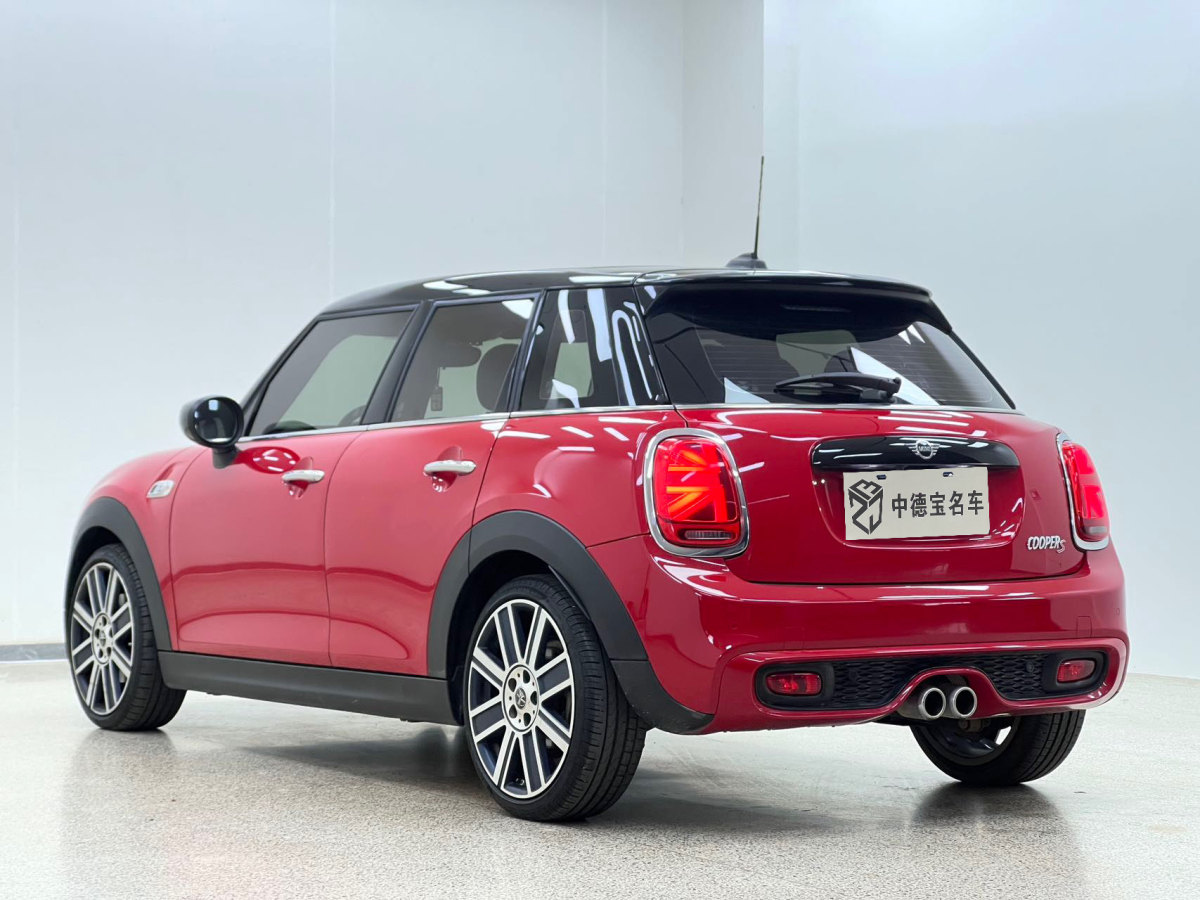 MINI MINI  2019款 2.0T COOPER S 艺术家 五门版图片