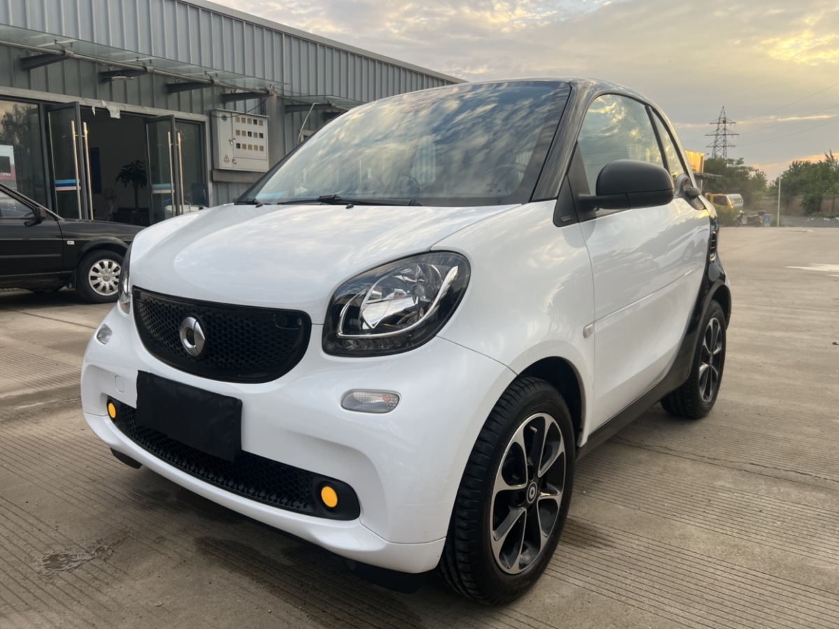 smart fortwo  2018款 1.0L 52千瓦硬頂激情版圖片