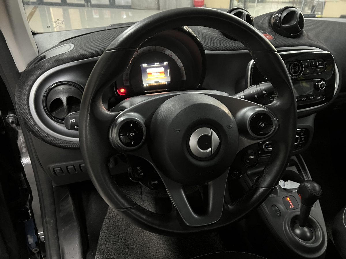 smart fortwo  2011款 1.0 MHD 硬頂激情版圖片