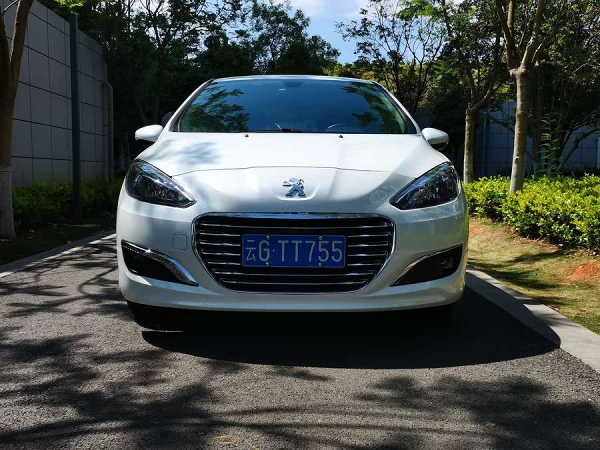 標(biāo)致 308  2014款 樂(lè)享版 經(jīng)典 1.6L 自動(dòng)優(yōu)尚型圖片