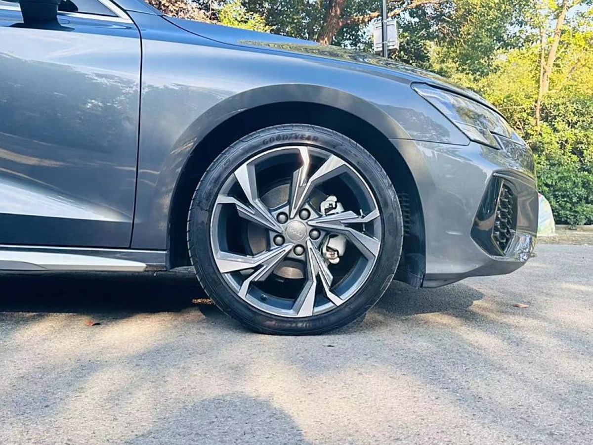 奧迪 奧迪A3  2021款 Sportback 35 TFSI 豪華運(yùn)動(dòng)型圖片