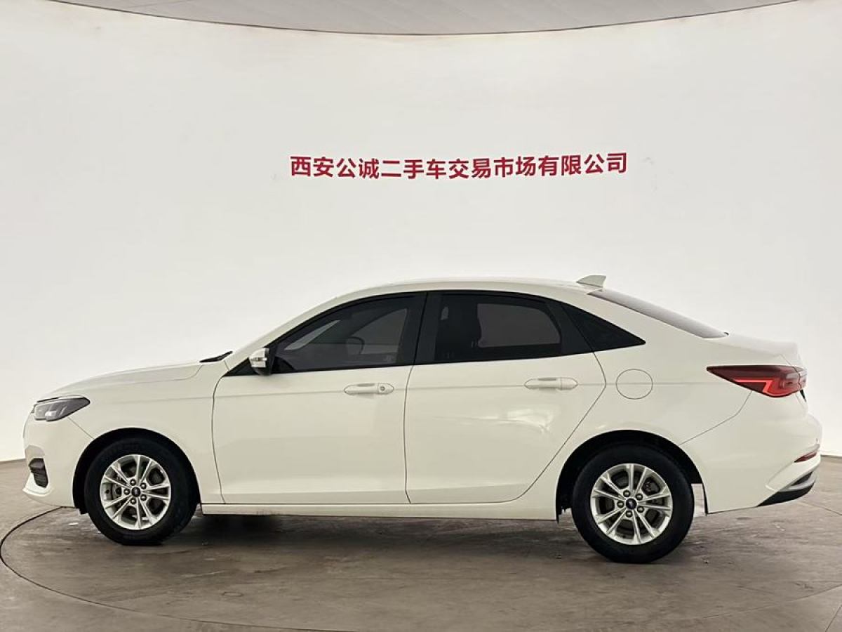 福特 福睿斯  2021款 1.5L 自動黃金版圖片