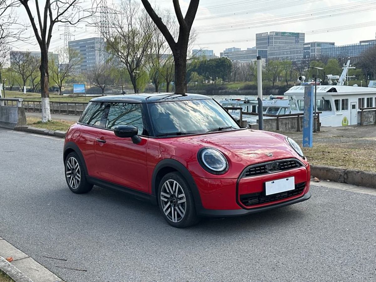 2025年2月MINI MINI  2025款 1.5T COOPER 經(jīng)典派