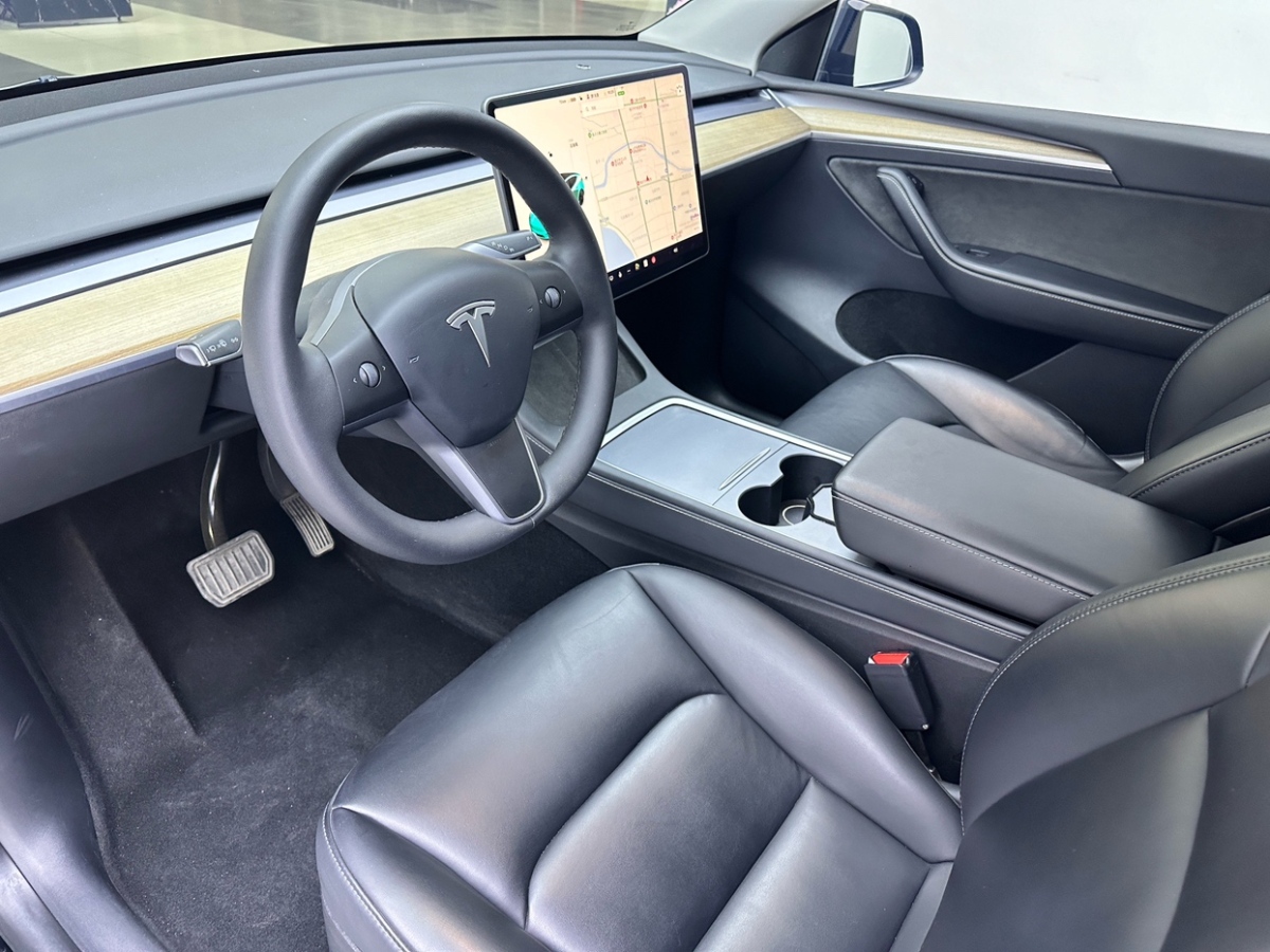 特斯拉 Model Y 2021款 標(biāo)準(zhǔn)續(xù)航后驅(qū)版圖片