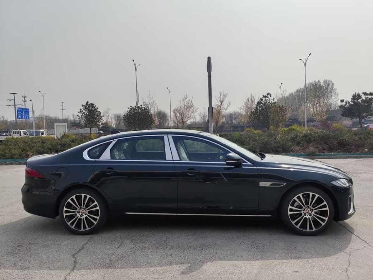 捷豹 XFL  2024款 2.0T P250 兩驅(qū)尊享豪華版圖片