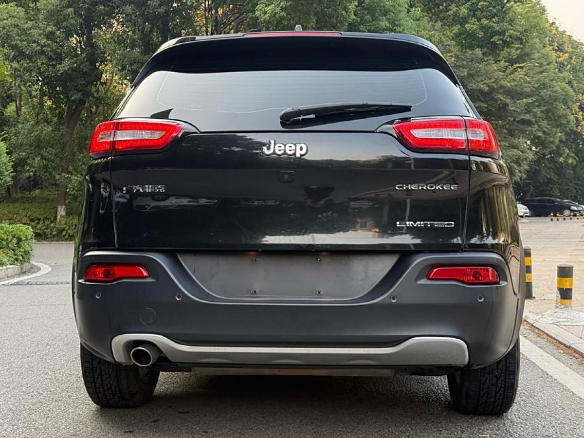 Jeep 自由光  2020款 2.0L 兩驅經典運動版圖片