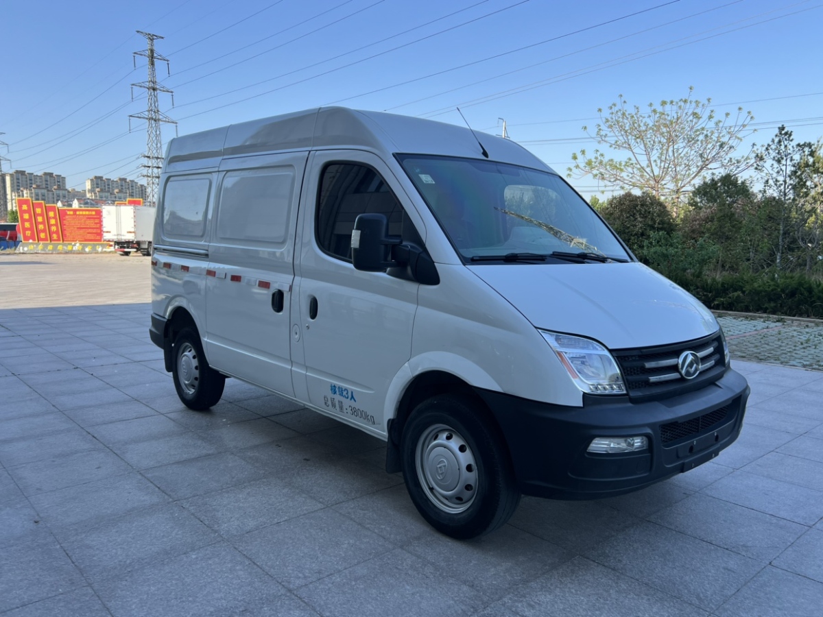 上汽大通 V80  2021款 2.0T PLUS 手動(dòng)廂式貨車VAN短軸中頂3座圖片