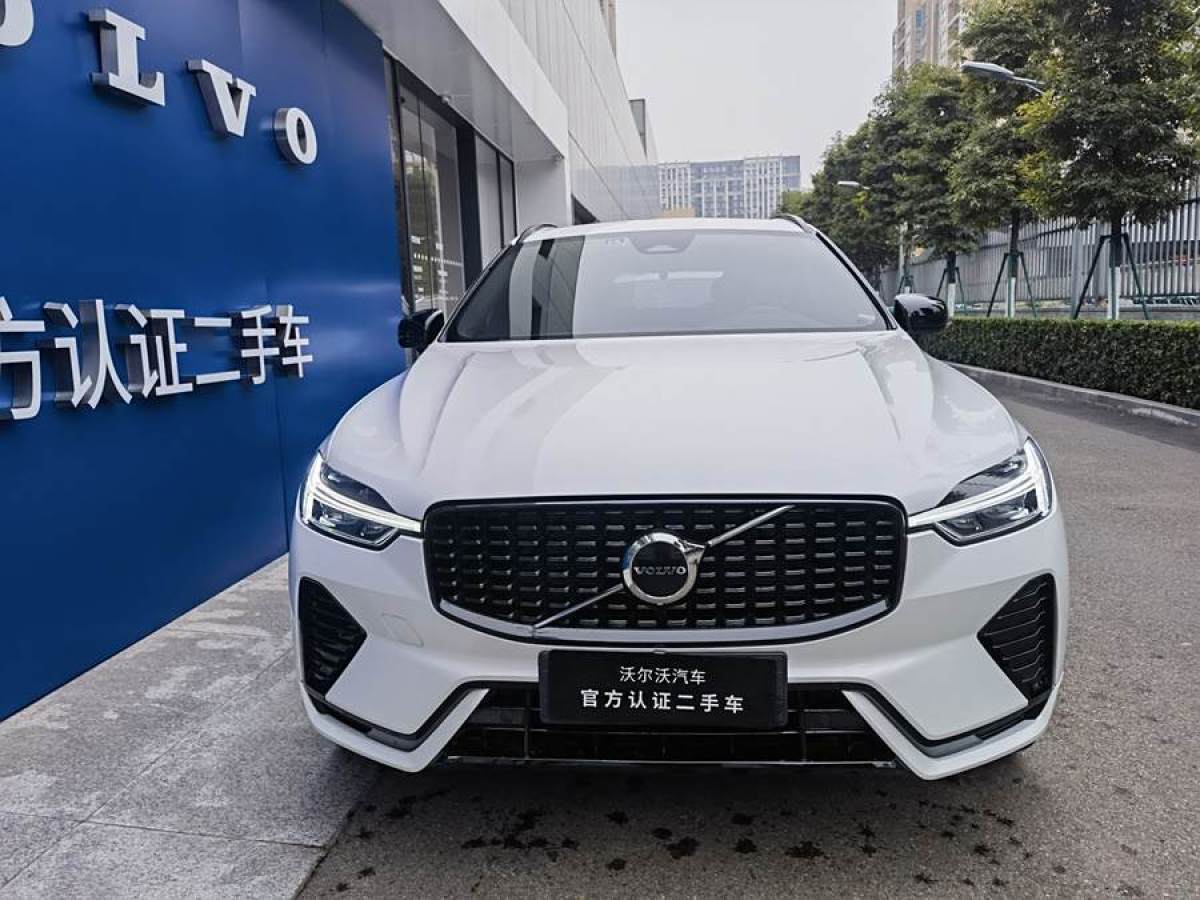 沃爾沃 XC60  2022款 B5 四驅(qū)智遠(yuǎn)運(yùn)動(dòng)版圖片