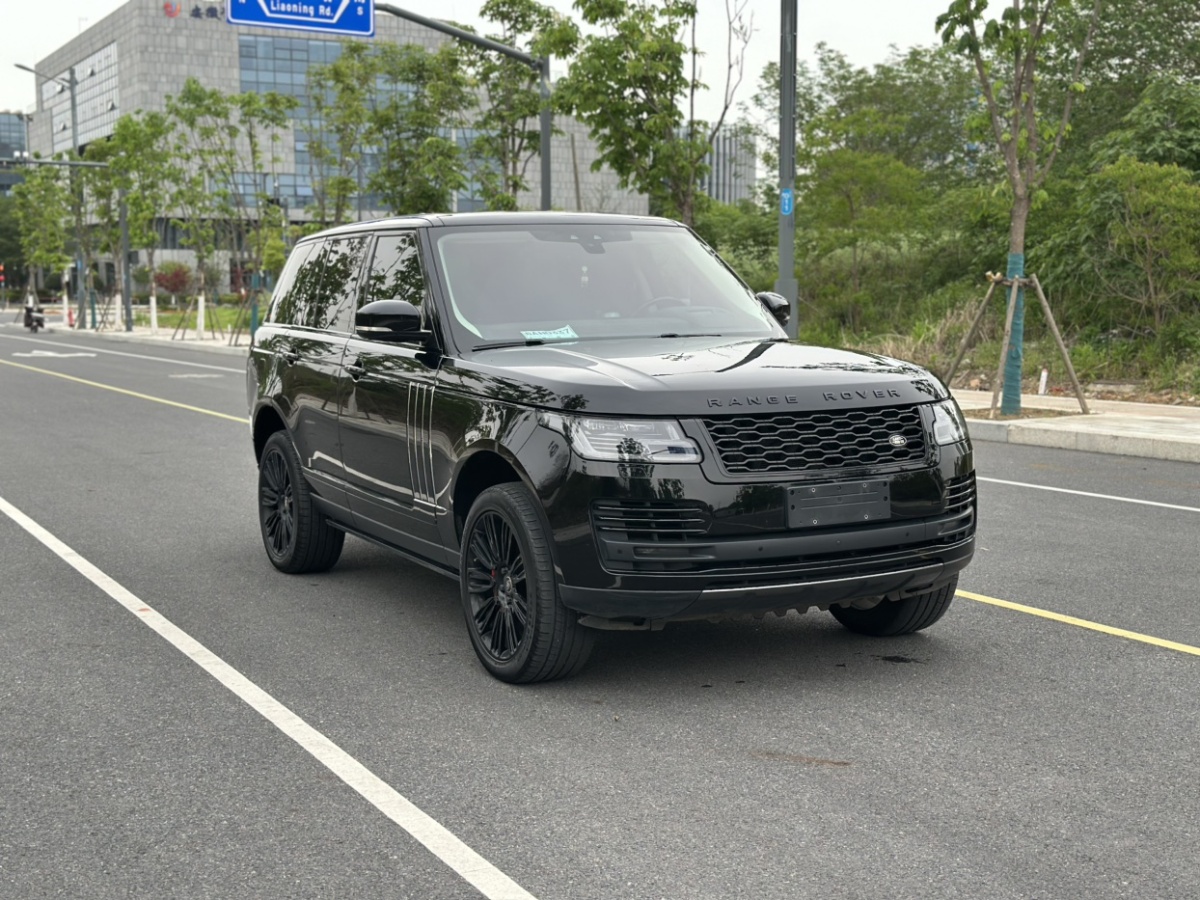 路虎 攬勝  2021款 3.0 L6 傳世版圖片
