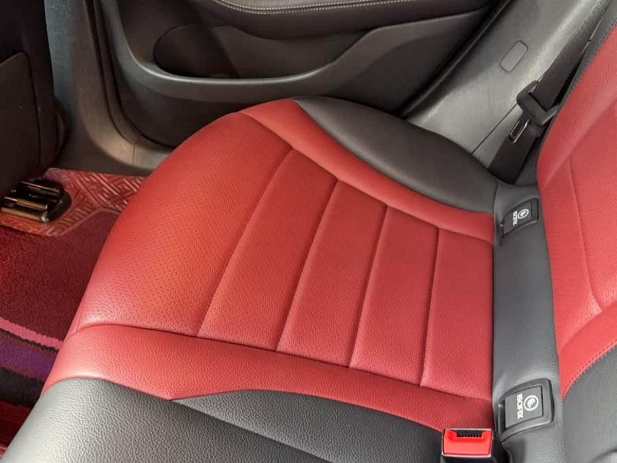 奔馳 奔馳GLC  2023款 改款 GLC 260 4MATIC 轎跑SUV圖片