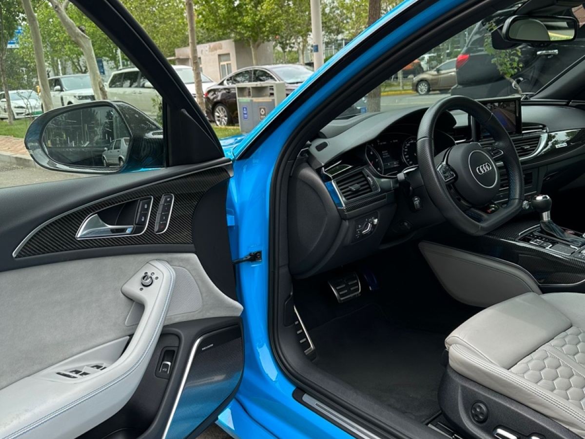 2020年9月奥迪 奥迪RS 6  2018款 RS 6 4.0T Avant尊享运动限量版