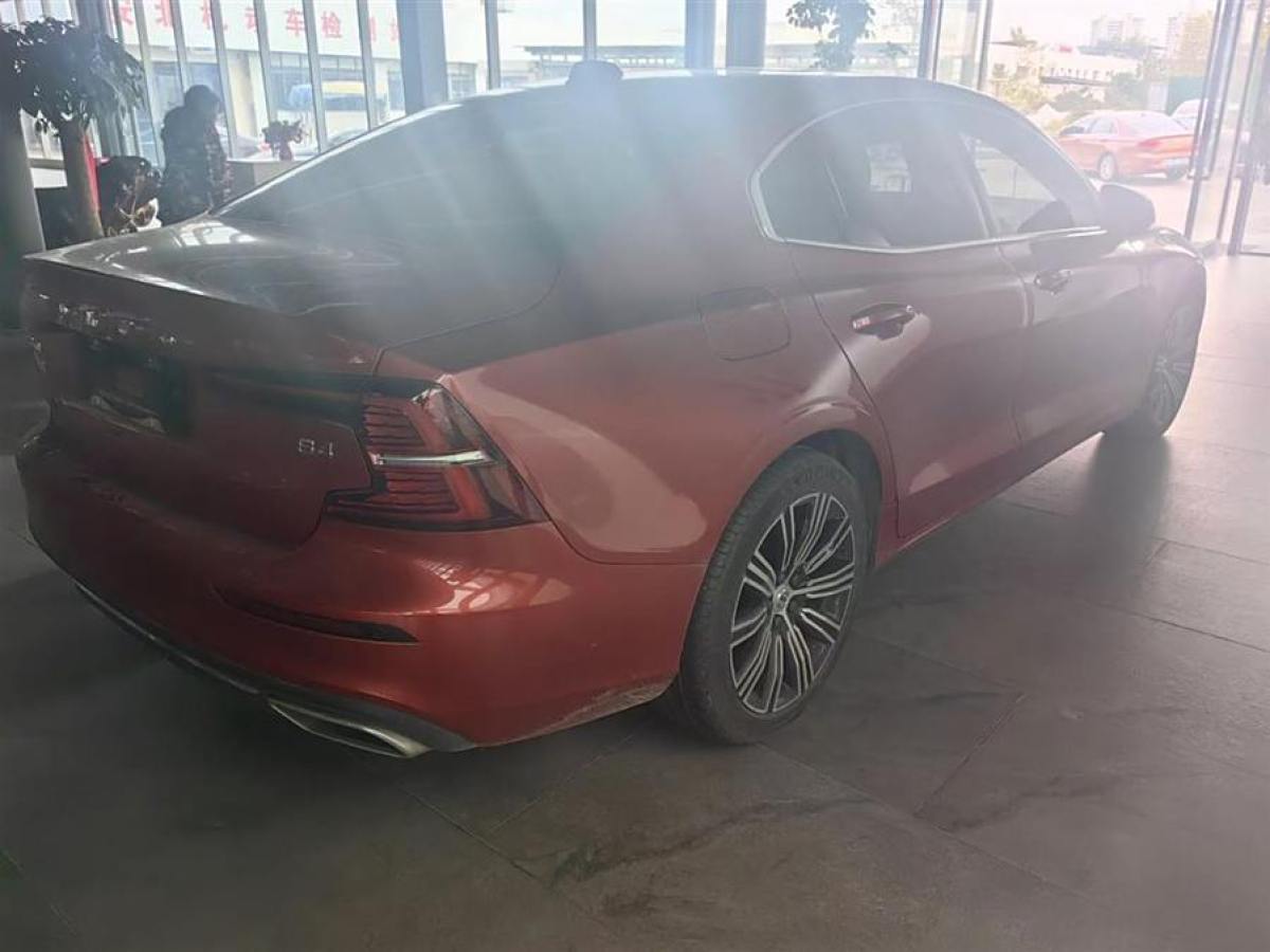 沃爾沃 S60L  2022款 B4 智遠(yuǎn)豪華版圖片