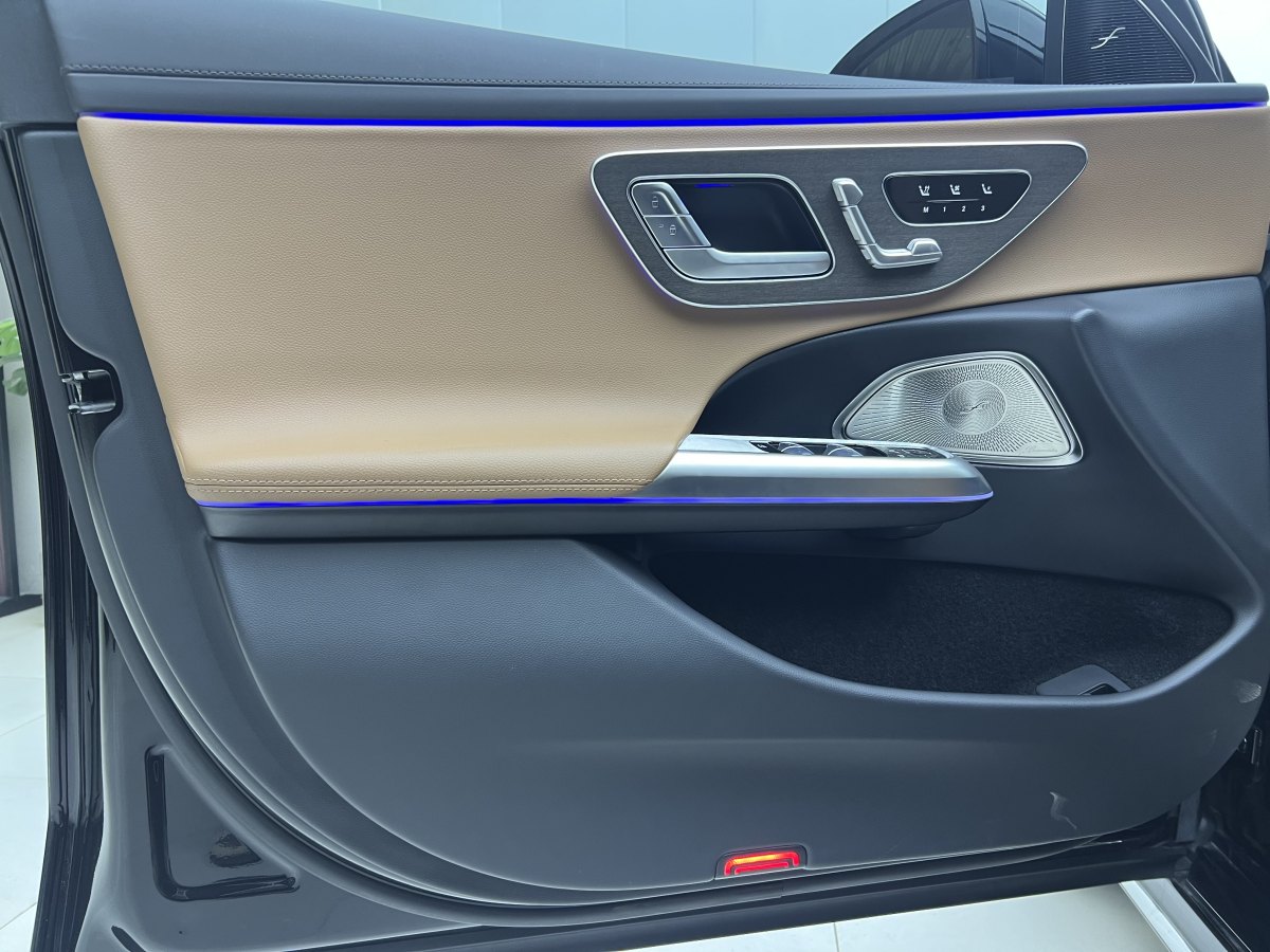 奔馳 奔馳E級(jí)  2024款 E 300 L 豪華型圖片