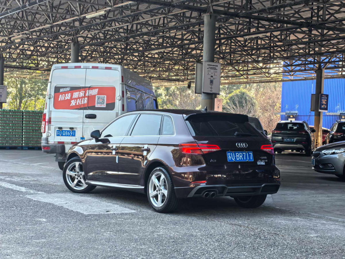 奧迪 奧迪A3  2018款 30周年年型 Sportback 35 TFSI 時(shí)尚型圖片