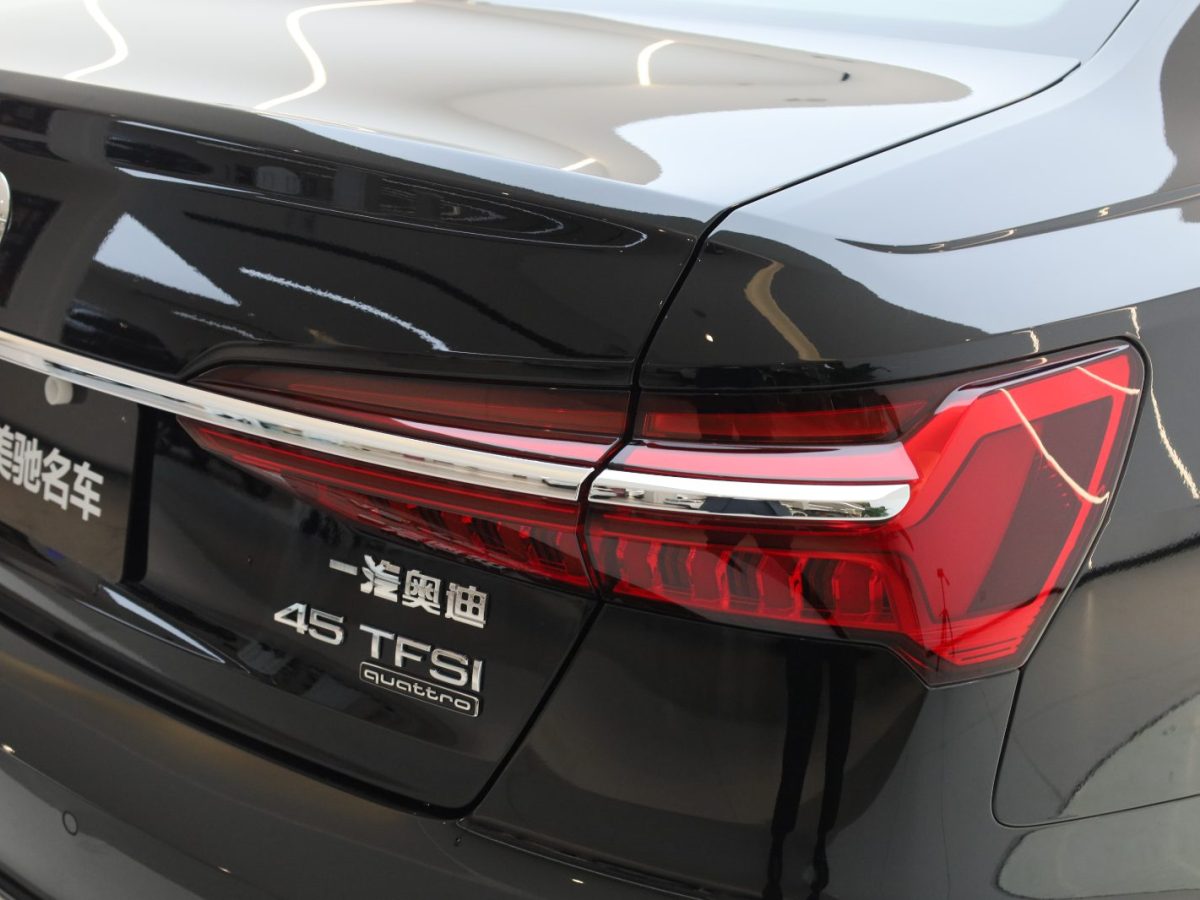 奧迪 奧迪A6L  2024款 45 TFSI quattro 臻選動(dòng)感型圖片