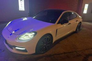 Panamera 保时捷 Turbo S E-Hybrid 行政加长版 4.0T