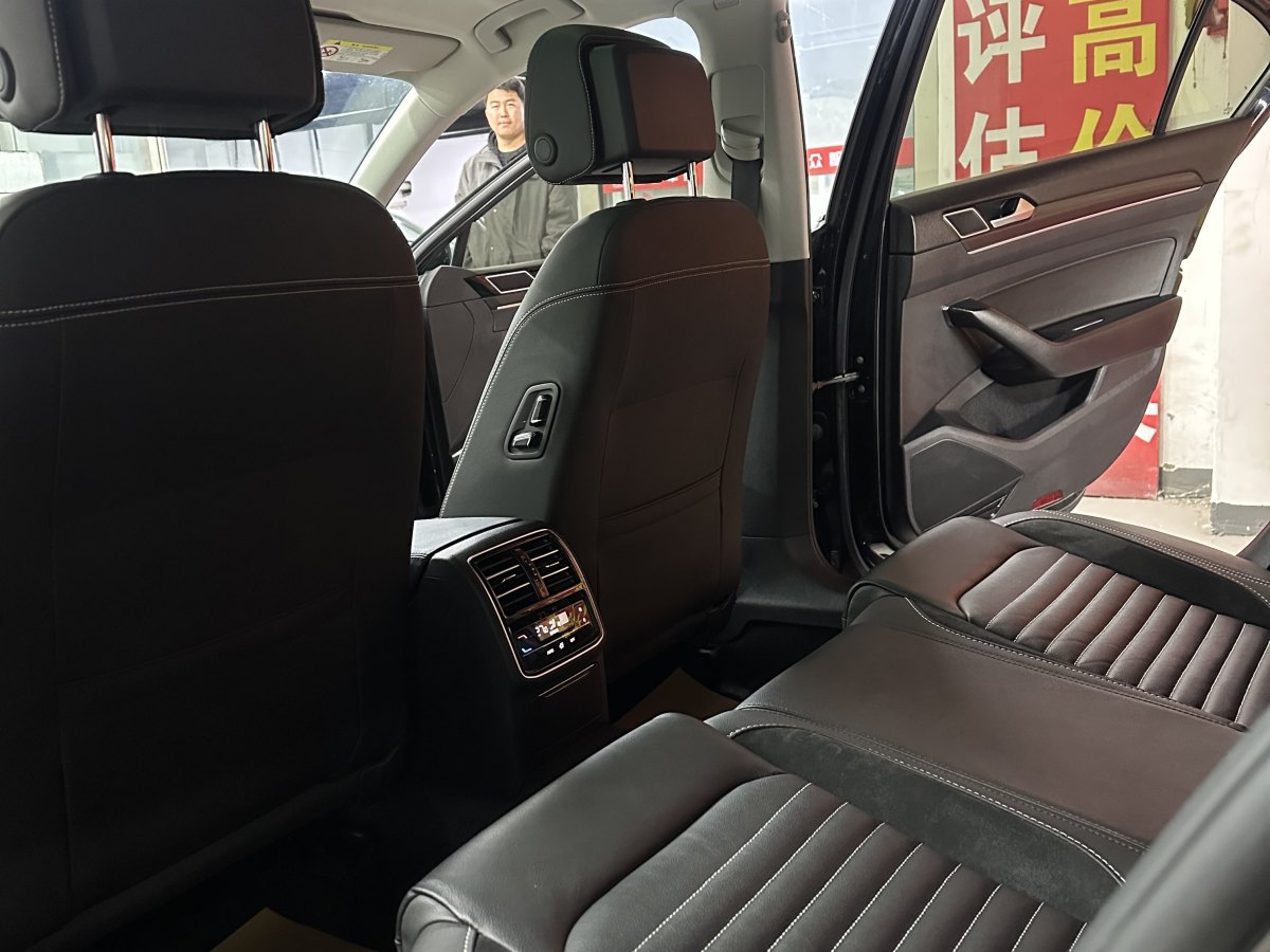 大眾 邁騰  2019款  330TSI DSG 領(lǐng)先型 國(guó)VI圖片