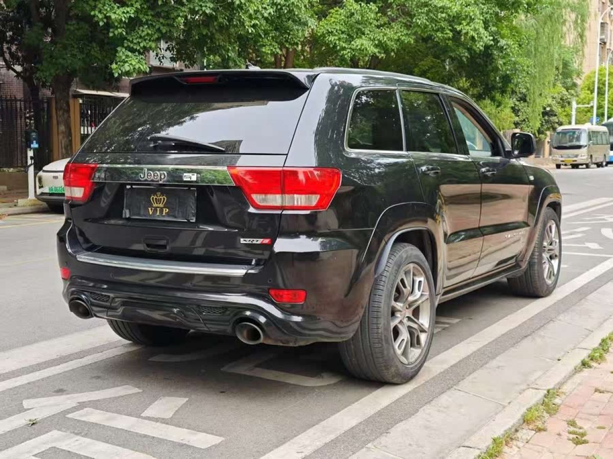 Jeep 大切諾基 SRT  2013款 6.4L SRT8 炫黑版圖片