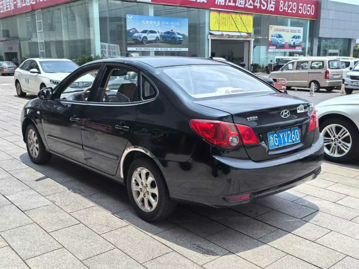 現(xiàn)代 悅動  2011款 1.6L 手動舒適型圖片