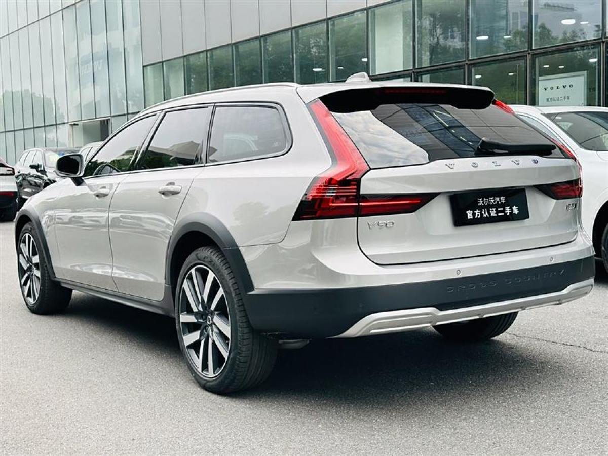 2023年8月沃爾沃 V90  2023款 Cross Country B5 AWD 智尊版