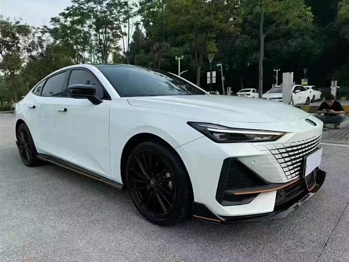 長(zhǎng)安 長(zhǎng)安UNI-V  2022款 1.5T 運(yùn)動(dòng)版圖片