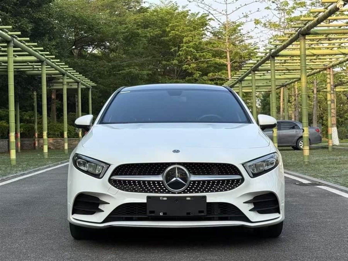 奔馳 奔馳A級  2020款 改款 A 200 L 運(yùn)動轎車時尚型圖片
